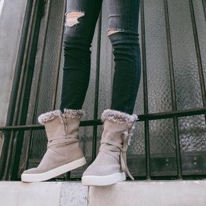 Toms Suede Waterproof faux fur Boots
